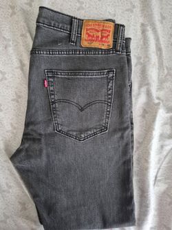 Levis 512