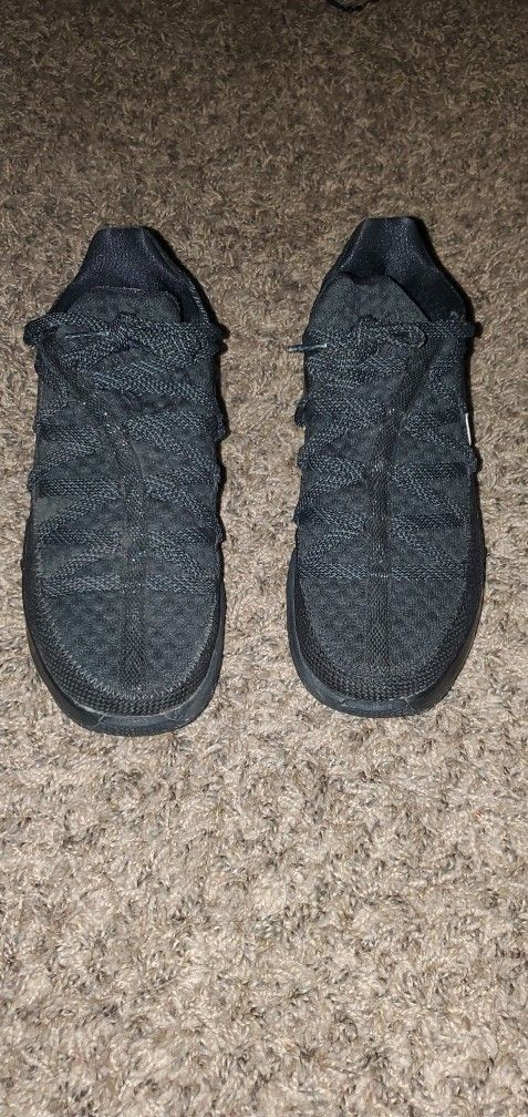 Nike Lebron 17 low Triple Black