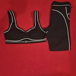 Alo Heart Throb Gymwear Set For Women Top And Leggings 