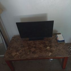 32 Inch Vizio With Remote.