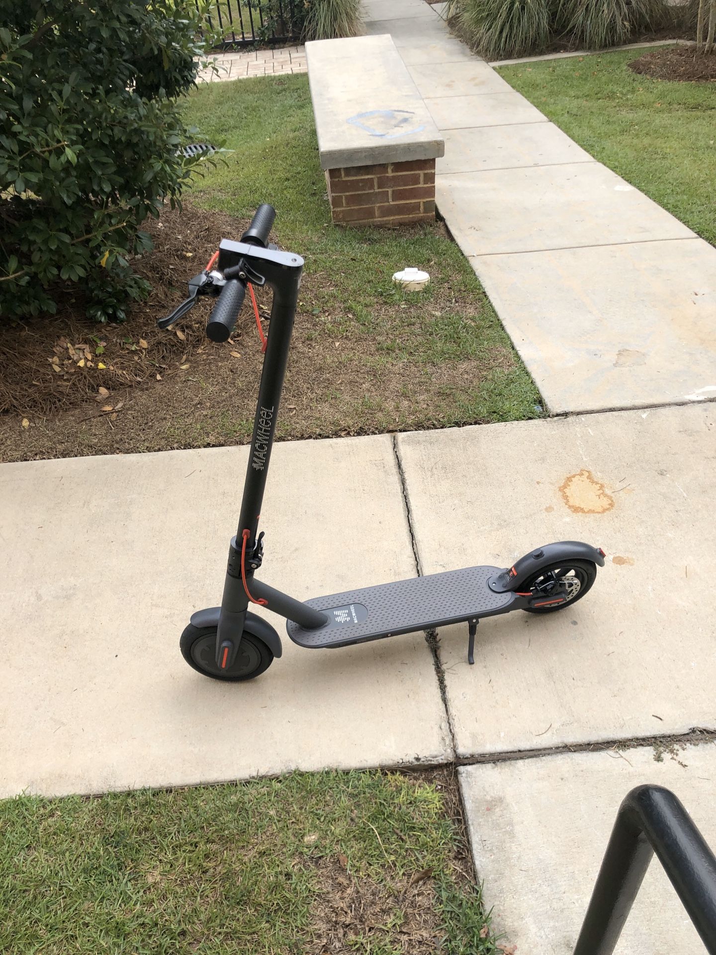 Electric scooter