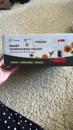 Brand new Smart Hummingbird Feeder With Camera