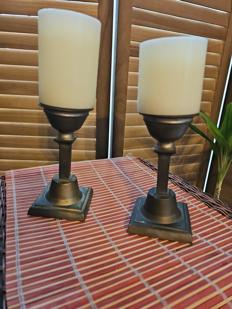 $40 OBO (2) VINTAGE BRASS CANDLESTICKS