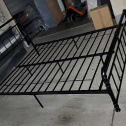 Queen Bed Metal