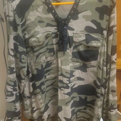 Rock & Republic Green Camo Long Sleeve Tie Shirt Size L