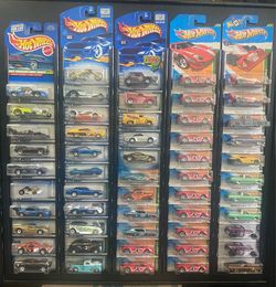 55 hot wheel treasure hunts $550 obo