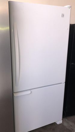 Kenmore Bottom Freezer White Refrigerator Fridge
