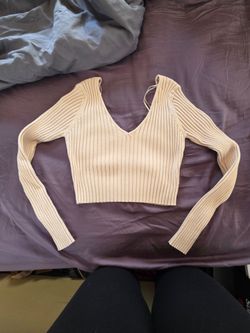 Woman's S top super stretchy could fit a M