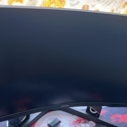 Curved 32 inch Samsung Monitor 