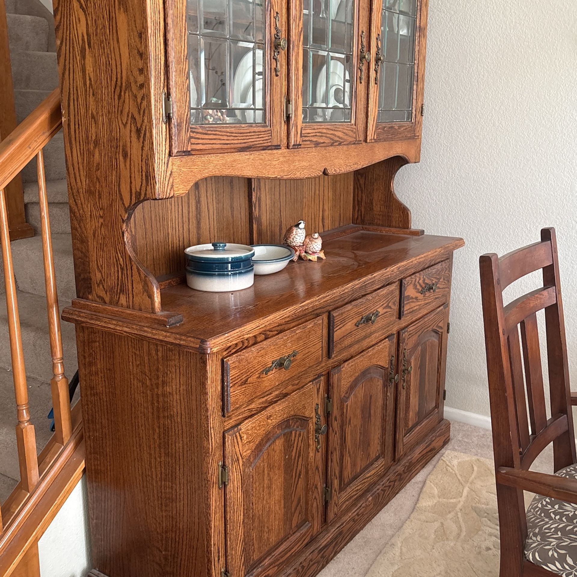 Buffet Hutch With Separate Display Cabinet With Clear Glass Doors