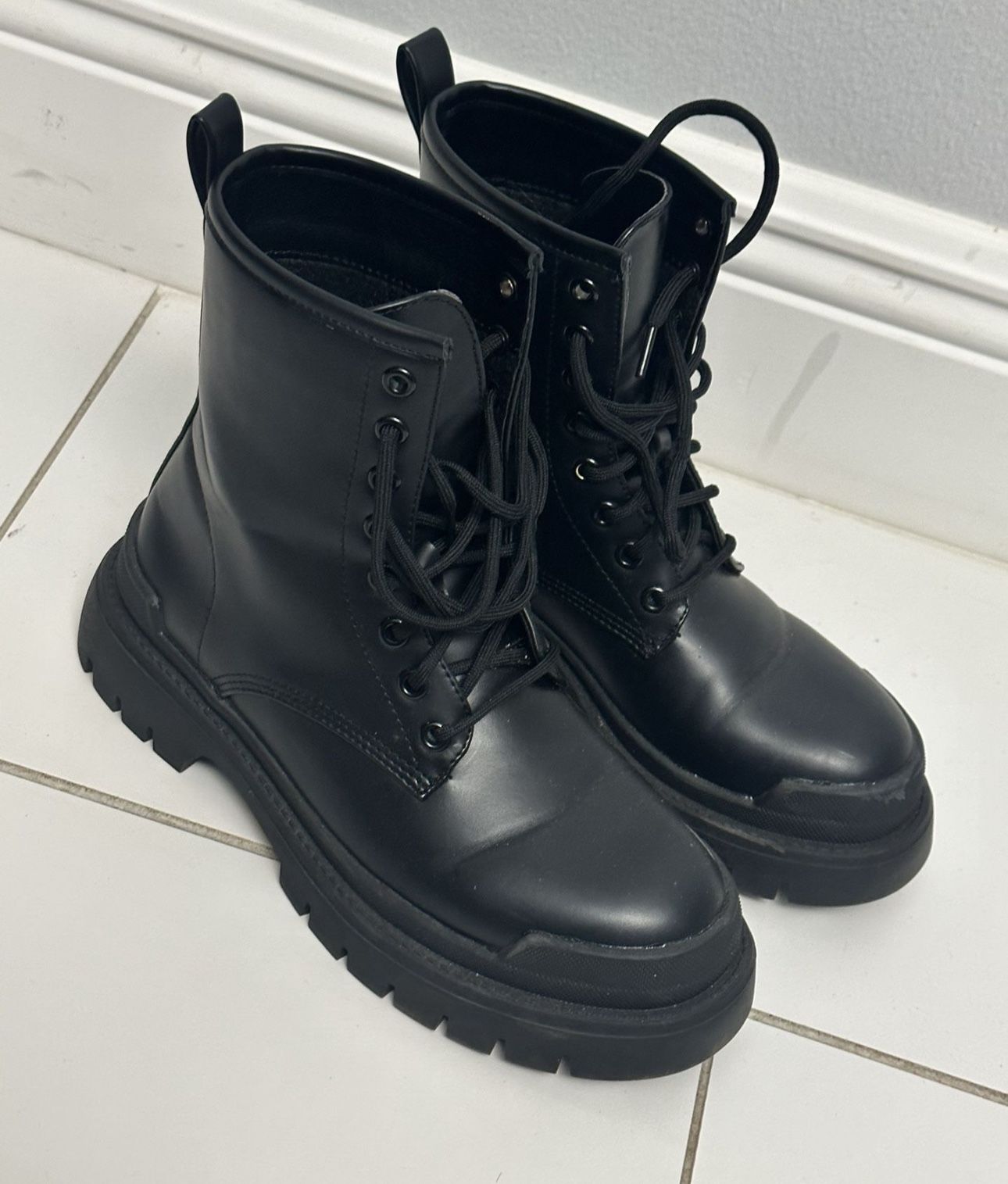 Womens Forever 21 Combat Boots Size 6