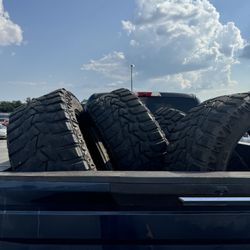 Versatyre MXT 36X13.50R22 (Load F)