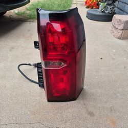 2020 Tahoe premiere taillight