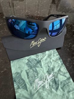 Maui Jim Peahi black frame and blue polarized lens