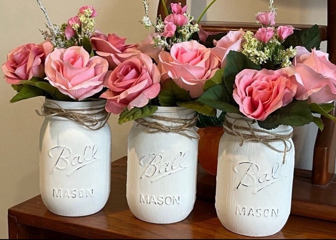 Chalk painted distressed mason jars - PINK ROSES
