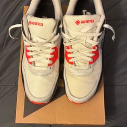 Nike Air Max 90 Gore Tex water proof. Size 9 men’s