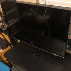 2 TVs 