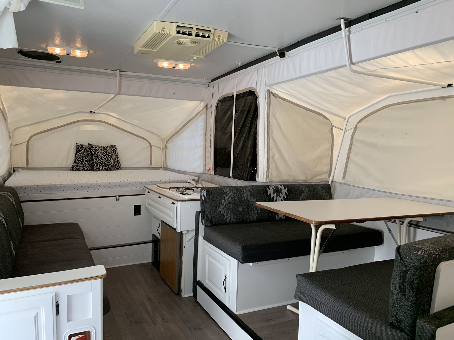 2003 Flagstaff pop up camper for Sale in LA BARQUE CRK, MO OfferUp