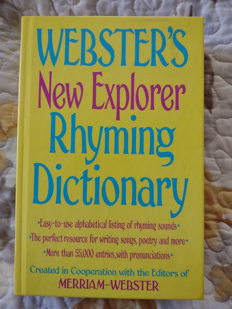 Webster's New Explorer Rhyming Dictionary 📚