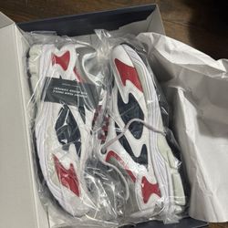 Tommy Hilfiger Sneakers $85 
