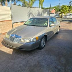 1999 Lincoln Towncar 