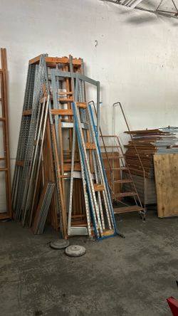 Adjustable shelving