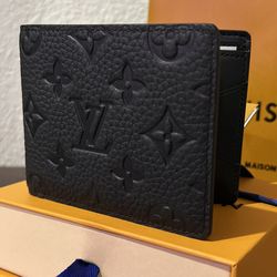 New LV Men’s Wallet.