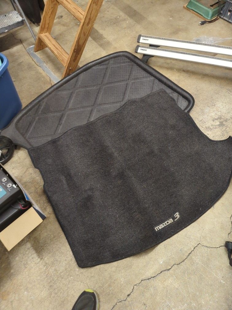 Free Mazda 3 trunk mat and fitted liner