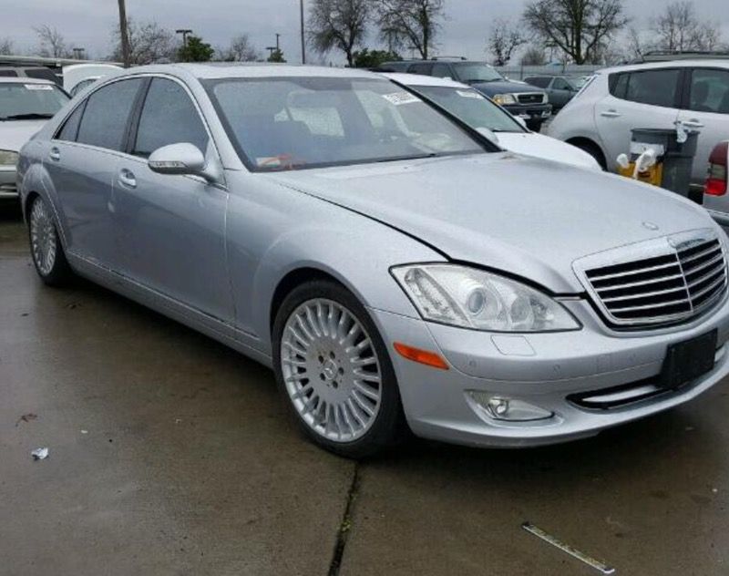 Parting out 2007 Mercedes S550 only parts