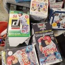 Over 2500 Baseball Cards MAKE OFFER 