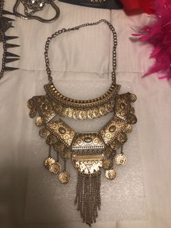 $10 statement necklace