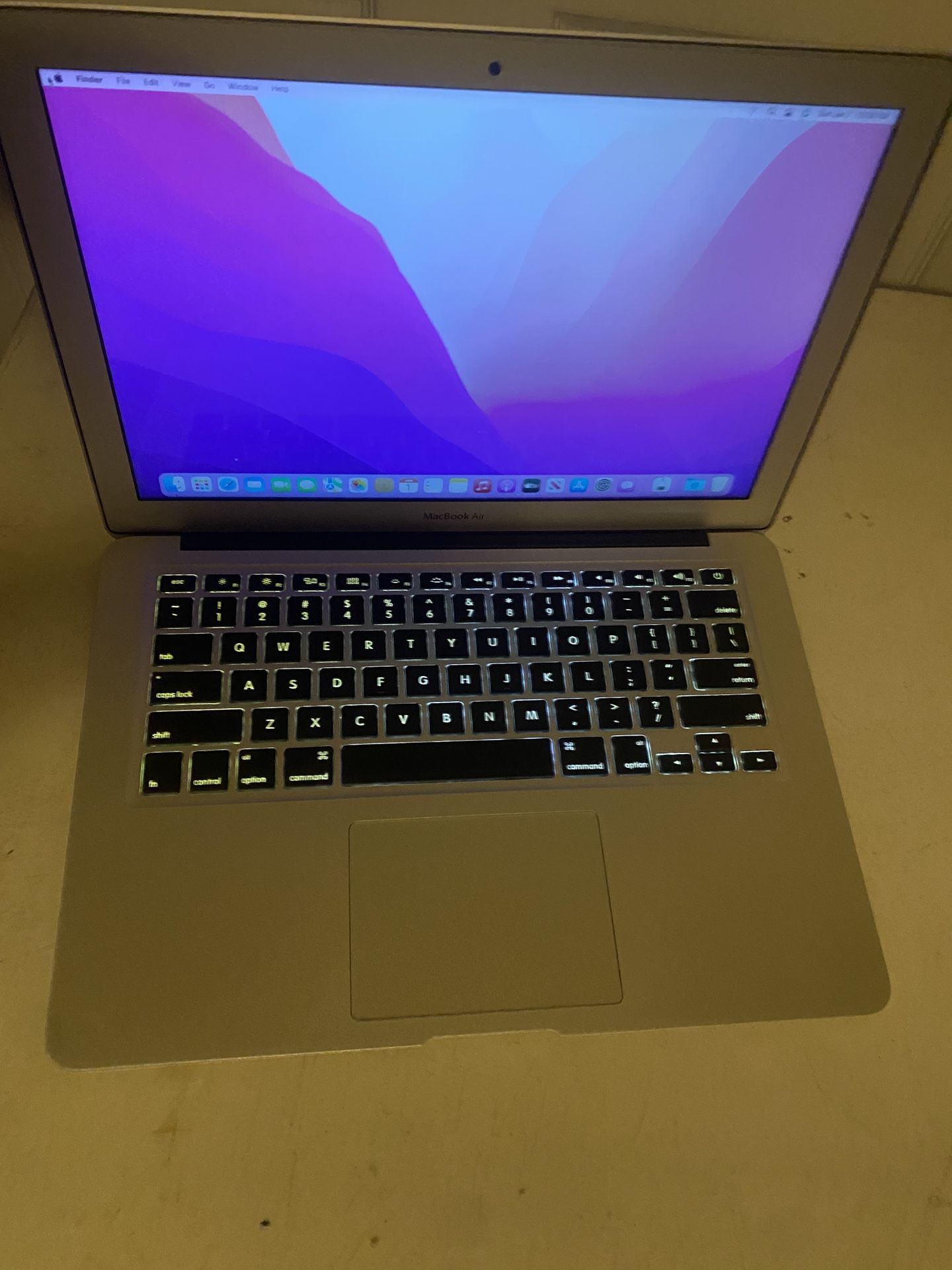 MacBook Air 250g Ssd 8g Ram 2017