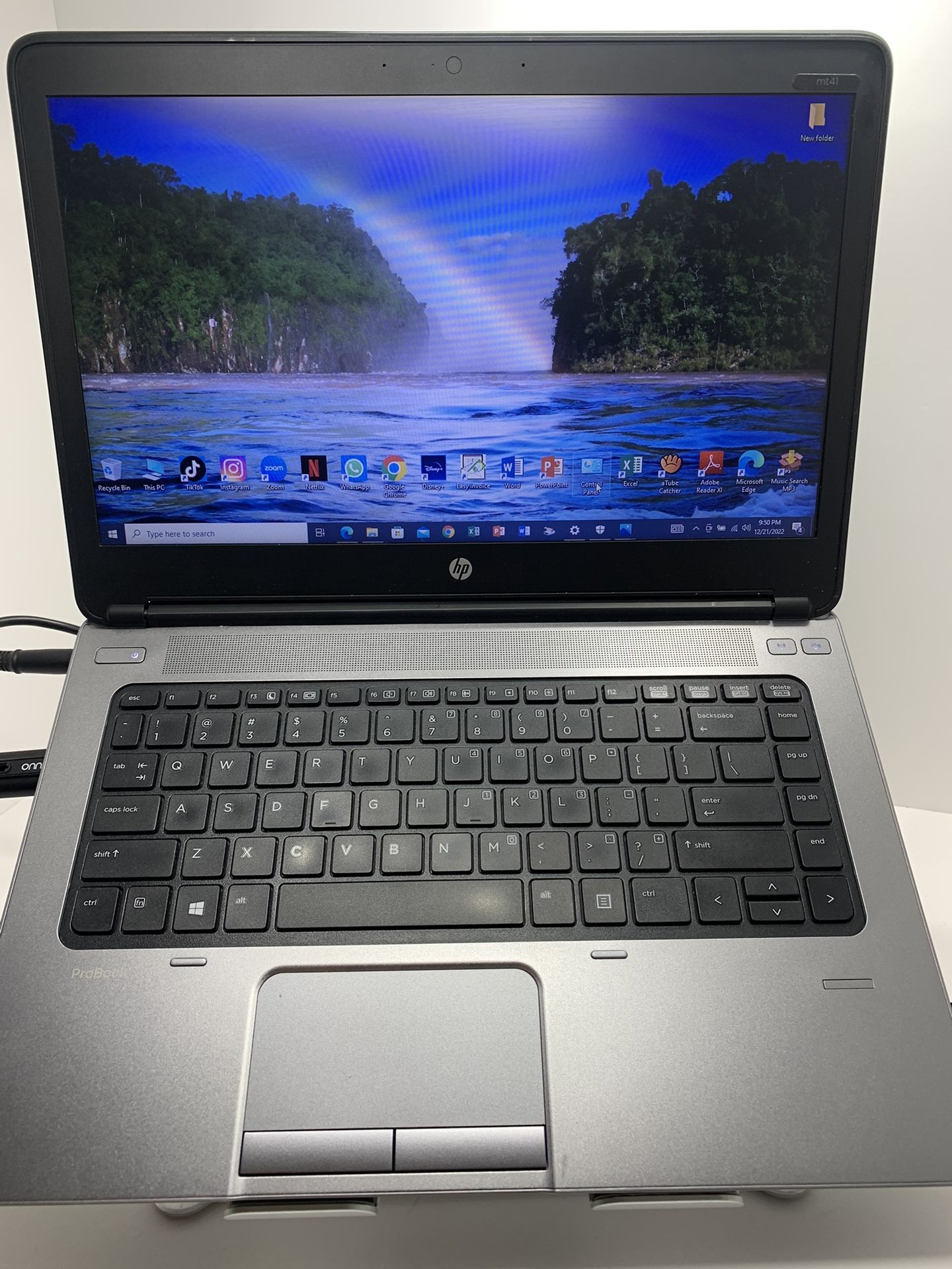 HP NOTEBOOK …MT- 41….128 GB .SSD ( Capacity ) ..4.0 RAM . READY FOR CLASSES ON LINE OR WORK FROM HOME