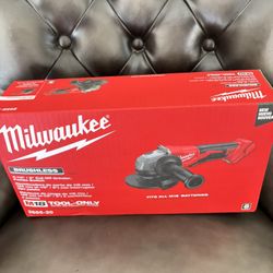 Milwaukee Brushless Grinder 