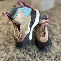 Nike Winter Hiking Boots Size 9C