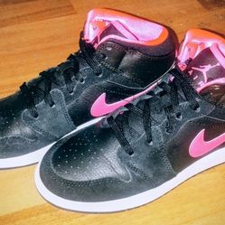 Nike Air Jordan One Retro Pink & Black - Size 4Y