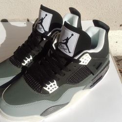 Air Jordan 4’s Retro Fear