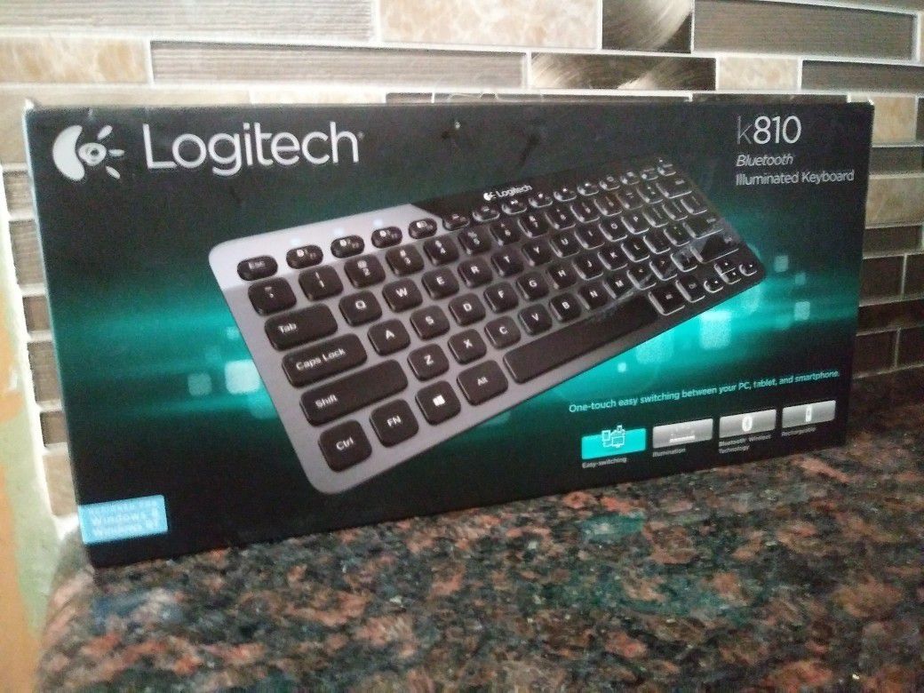 lyse campingvogn har taget fejl Logitech k810 bluetooth illuminated keyboard for Sale in San Jose, CA -  OfferUp