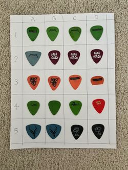 Guitar pics/ autograph/ signed