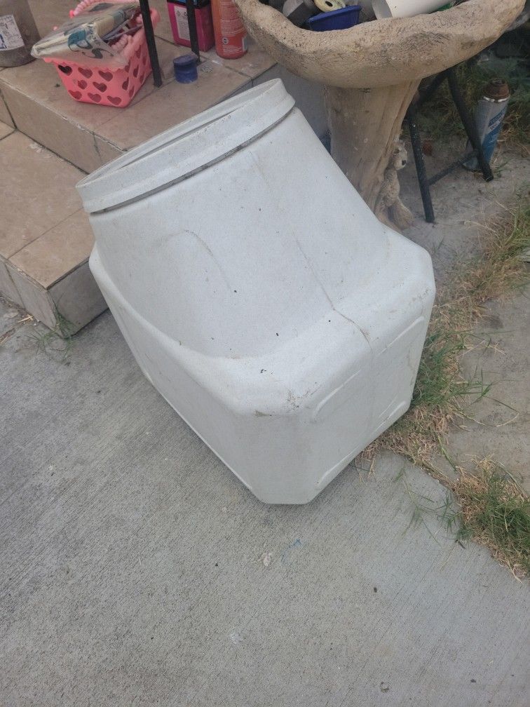 Big Countener For Any Store Seed Or Dog Food π