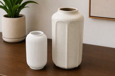 Set of 2 Vases - Ribbed White and Faceted Cream