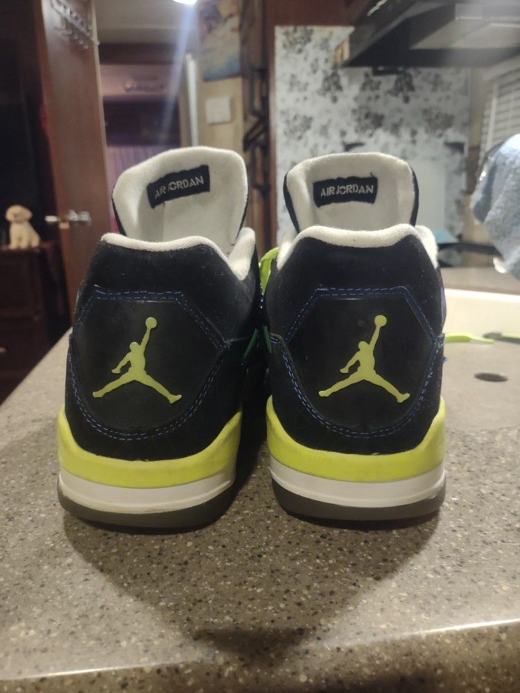 



Men's Jordan Superman Size 11
