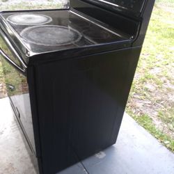Frigidaire Stove Works Great, Upgraded Need To Sell This One