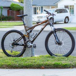 Specialized FSR XC full-suspension mountain bike, Large size.