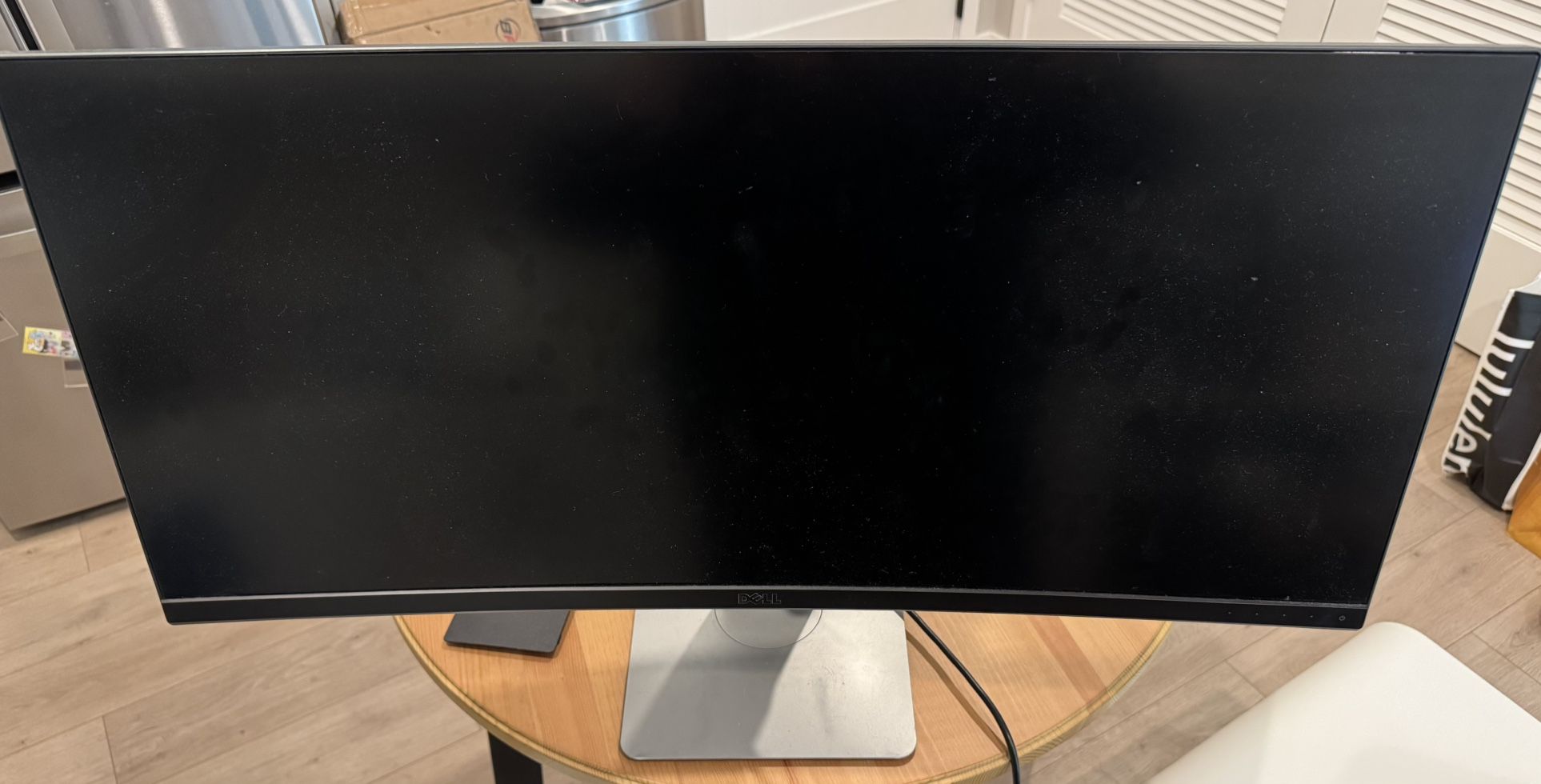 Dell 34” 2K Curved Monitor & Wireless Logitech Keyboard