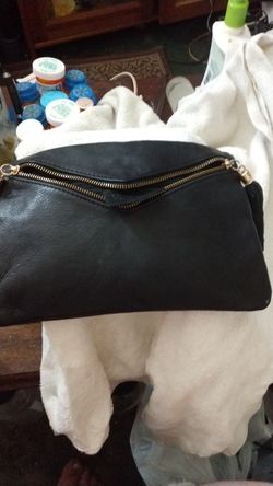 Lavorazione artigianale cluch