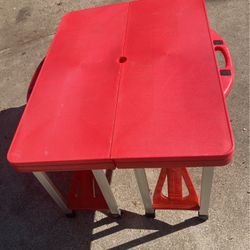 Picnic table