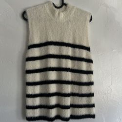 Sweater Vest OLD NAVY BLACK and WHITE