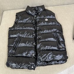 Moncler Tibb Down Vest Size 4 
