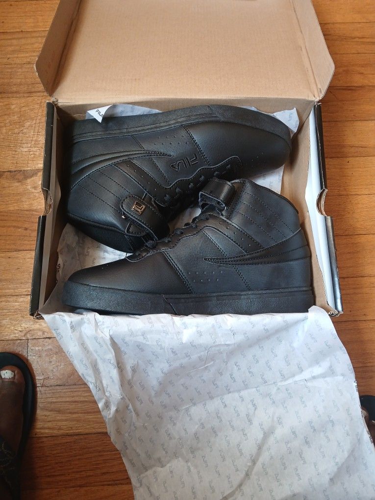 Black Fila Sneakers Size 7 Men